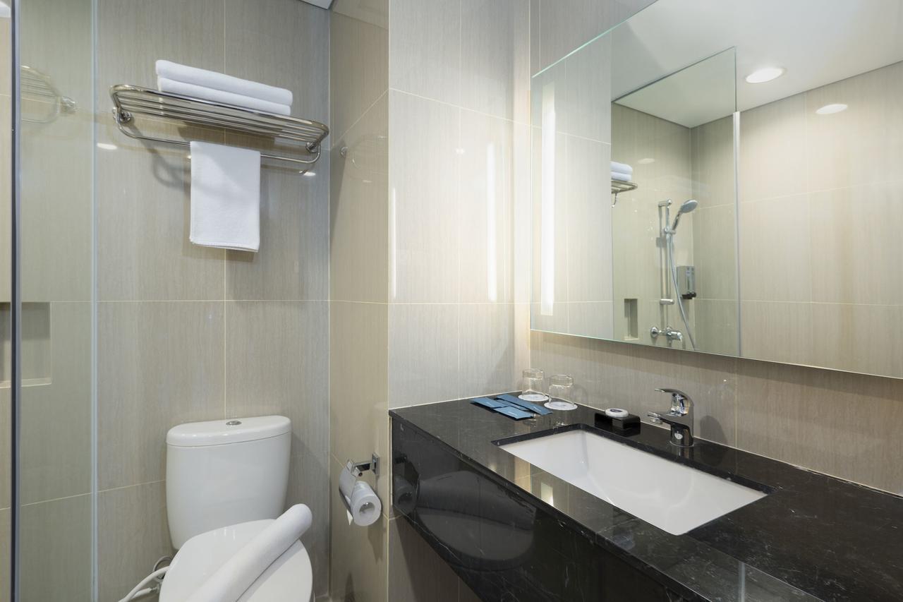 Batiqa Hotel Darmo - Surabaya Buitenkant foto